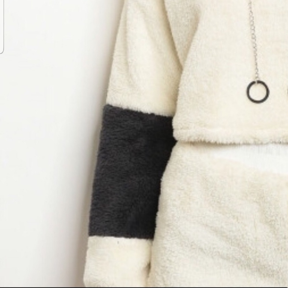 🎉HPx2🎉LAST 1️⃣🎉Hoodie & Matching Short Set - Picture 5 of 8
